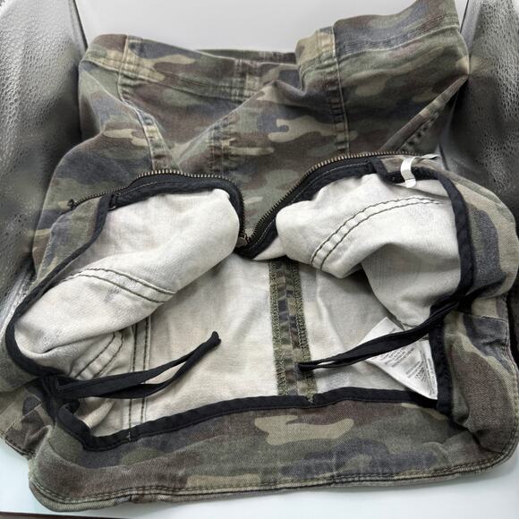 Free People Camo Skirt Womens Size 2 Green Denim High Waisted - Picture 9 of 9